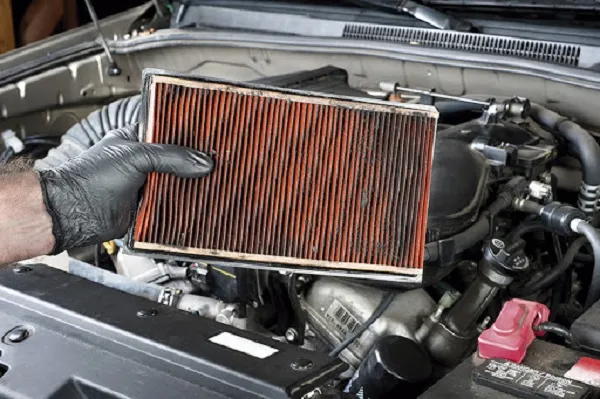 Vệ sinh lọc gió ô tô