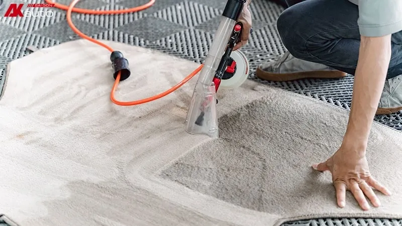 Vệ sinh thảm sàn xe ô tô