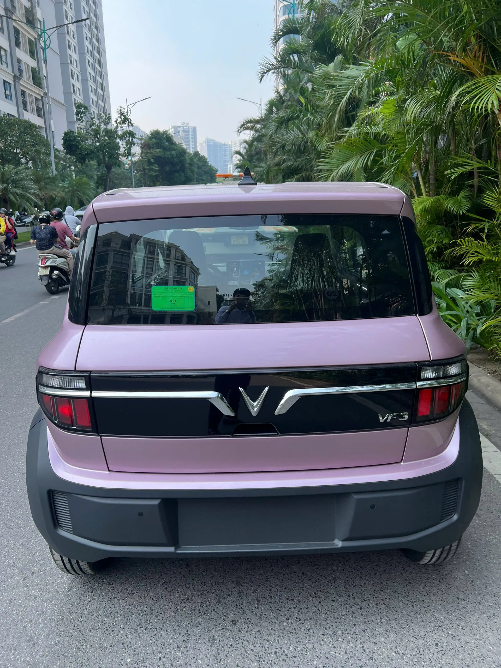 VinFast VF3 màu hồng tím