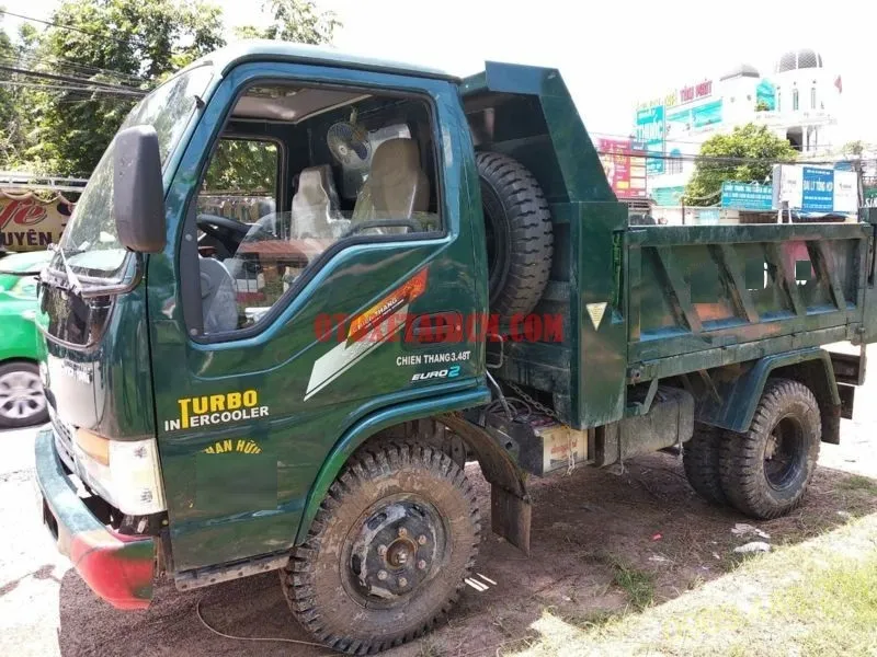 Thiết kế ngoại thất cabin xe ben Chiến Thắng 3T5 đời 2017 còn khá mới