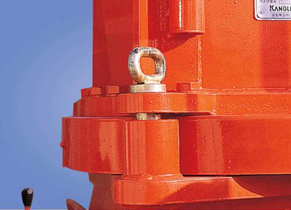 Khóa an toàn cần cẩu khi xe di chuyển