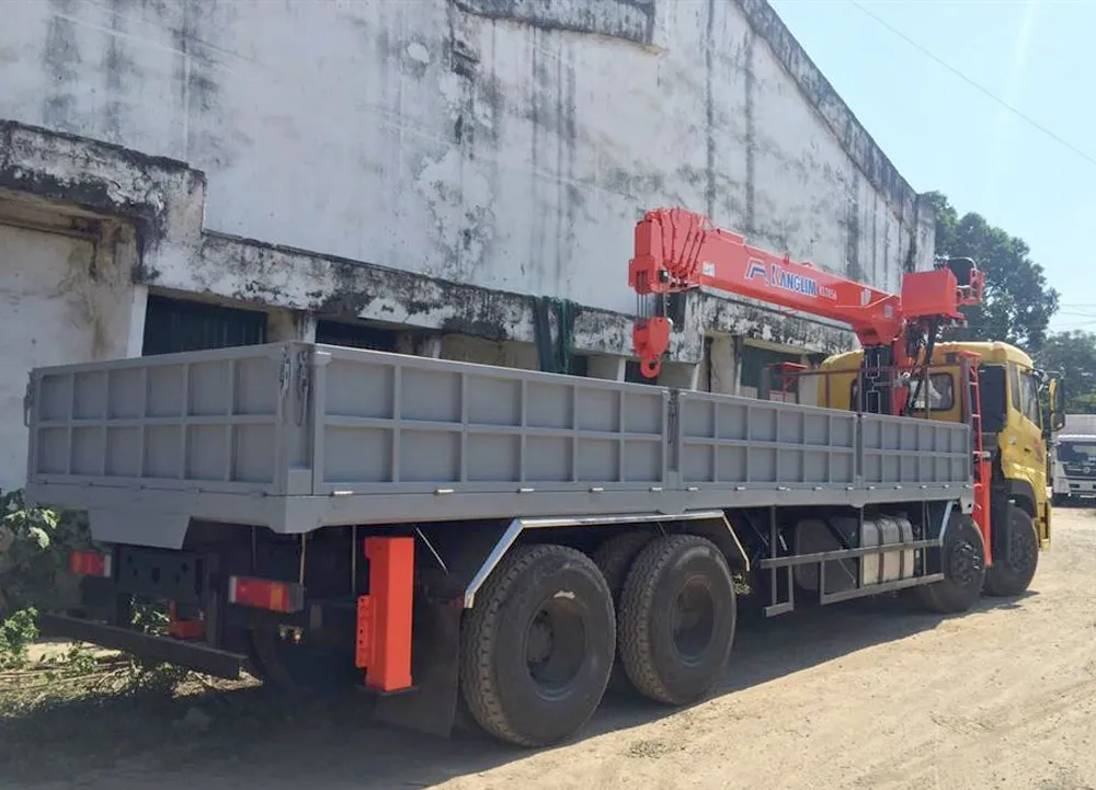 Kết cấu khung gầm xe tải Dongfeng 4 chân gắn cẩu 8 tấn