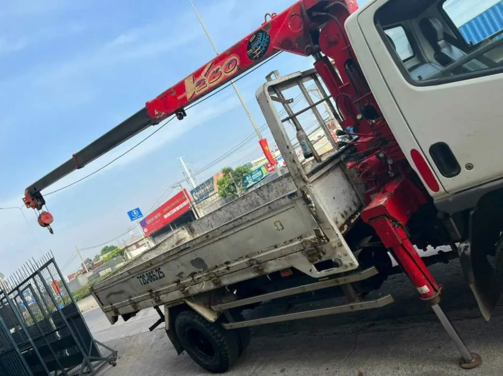 Thùng hàng xe Mitsubishi 1 tấn với kích thước 3970x1780x400mm, phù hợp chở vật liệu xây dựng