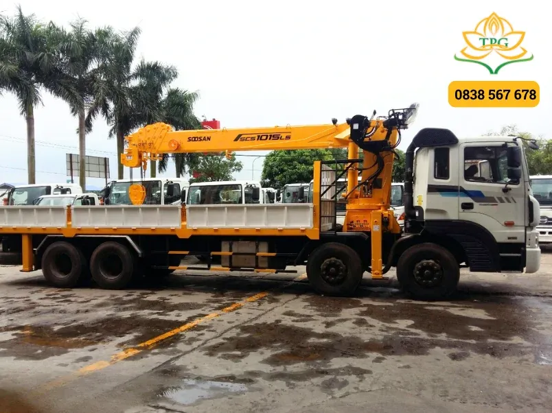 Xe tải cẩu 10 tấn Soosan SCS1015LS nhập khẩu Hàn Quốc
