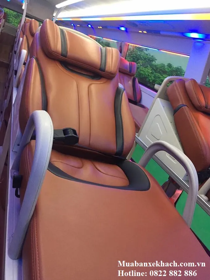 Giường nằm bằng da cao cấp tiêu chuẩn Thaco