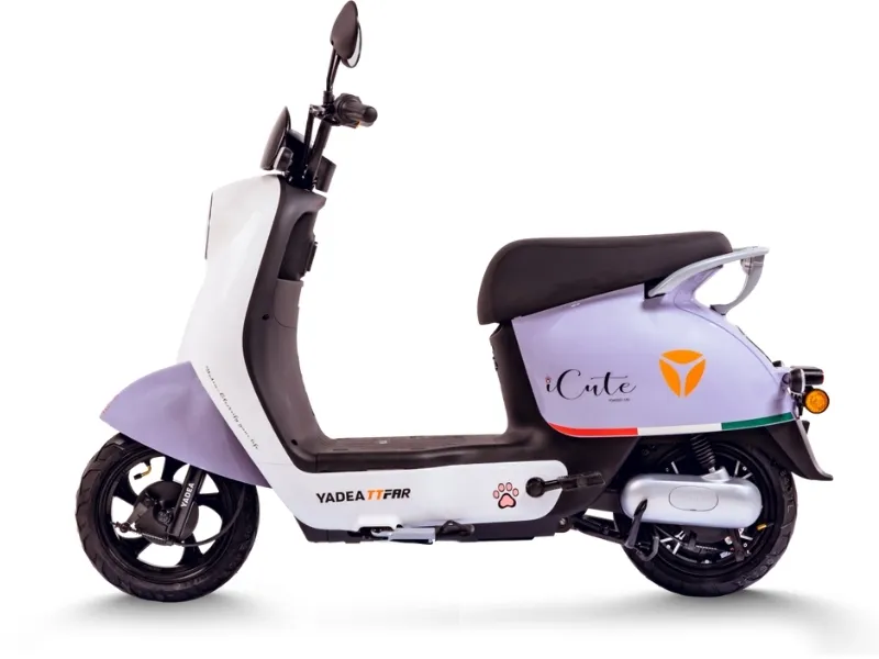 Yadea I-cute là mẫu phương tiện này nổi bật với thiết kế nhỏ gọn, duyên dáng, rất phù hợp với nữ sinh cấp 3