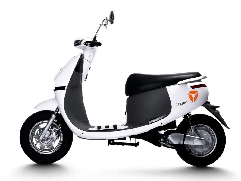 Yadea Vigor toát lên vẻ thanh lịch, đương đại với loạt tính năng thực dụng như hệ thống chiếu sáng LED tiên tiến