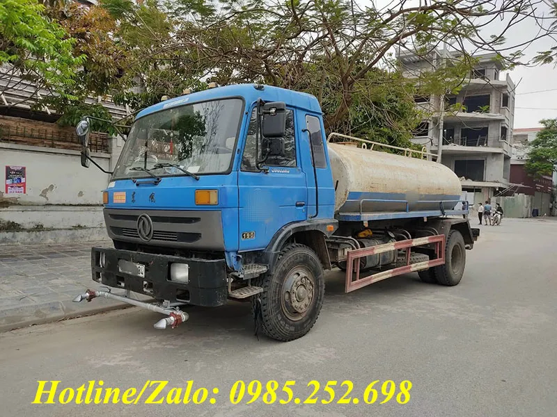 Xe phun nước rửa đường cũ