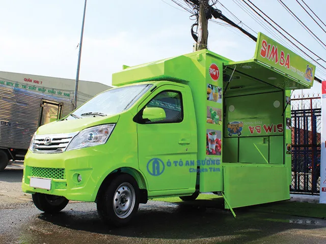 Xe tải bán hàng lưu động bán trà sữa