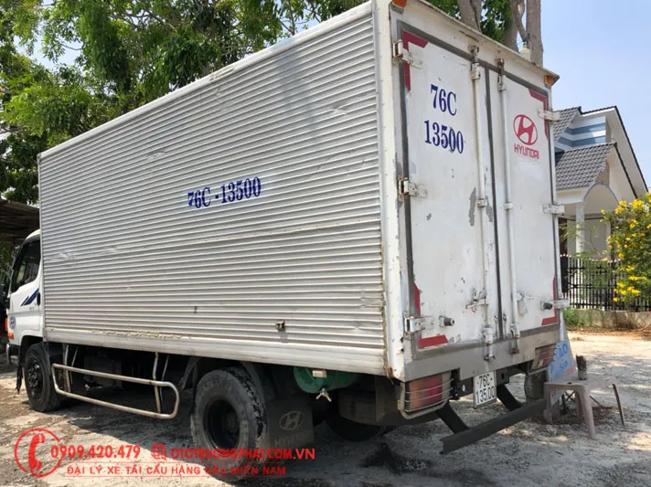 Cận cảnh động cơ máy cơ D4DB của dòng xe Hyundai HD72 2008