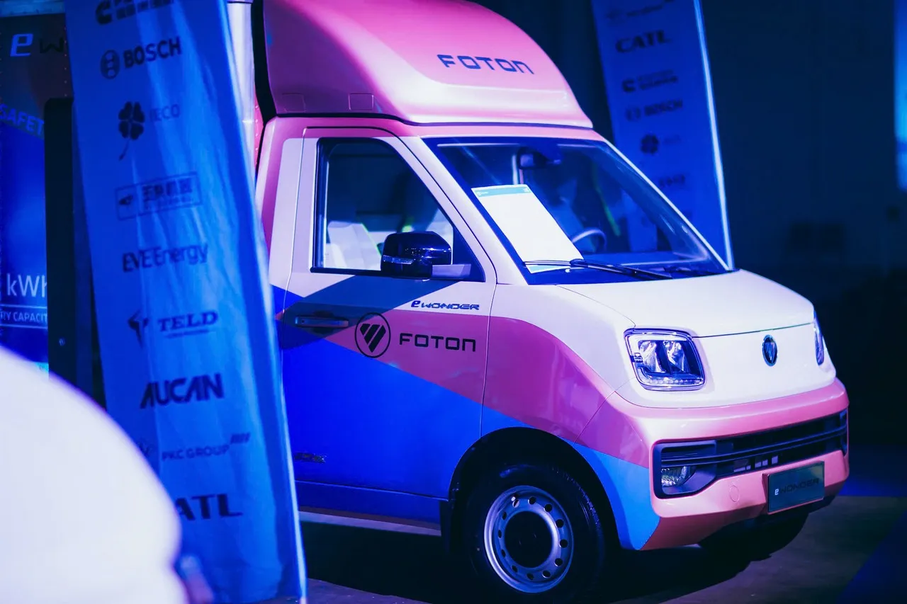 xe-tai-foton-wonder-1-tan-thung-mui-bat-4