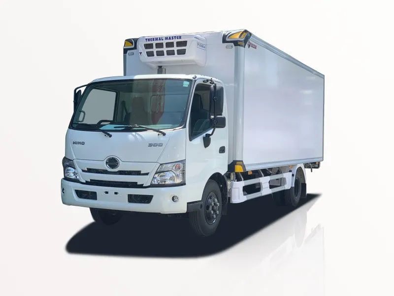 Xe tải Hino XZU710L 2.5 tấn thùng đông lạnh — cabin rộng rãi tiêu chuẩn Nhật