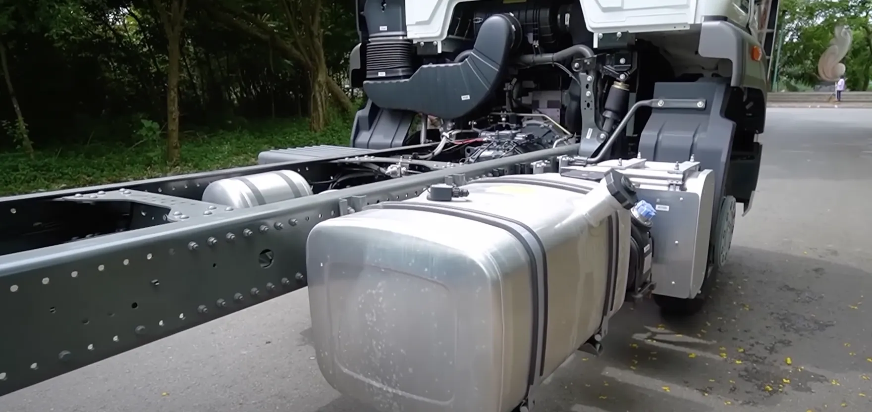 Cảm biến 2 đầu nạp xả xe Howo giúp tiết kiệm dầu