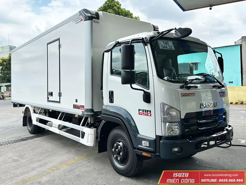 Xe tải Isuzu FRR 650 thùng bảo ôn