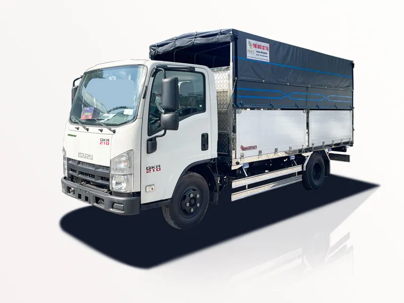 Xe tải Isuzu QMR77HE5A 1.9 tấn thùng bạt bửng nâng tiện dụng
