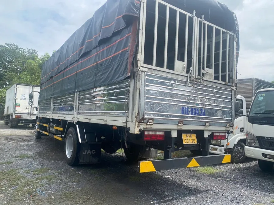 Ngoại thất xe tải JAC N800s 8T45 cũ siêu lướt