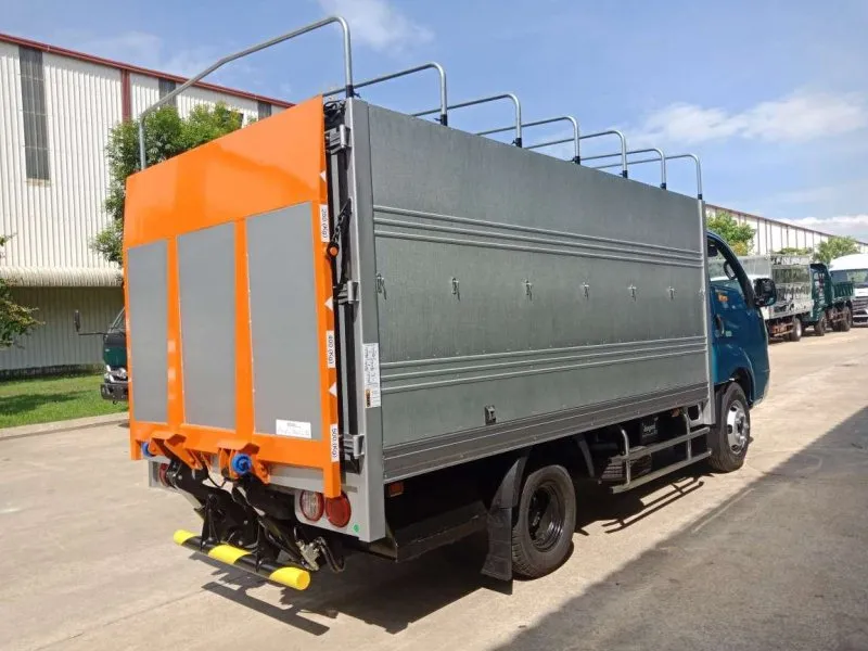 Trang bị bửng nâng hạ cho xe tải Kia giúp giảm sức lao động