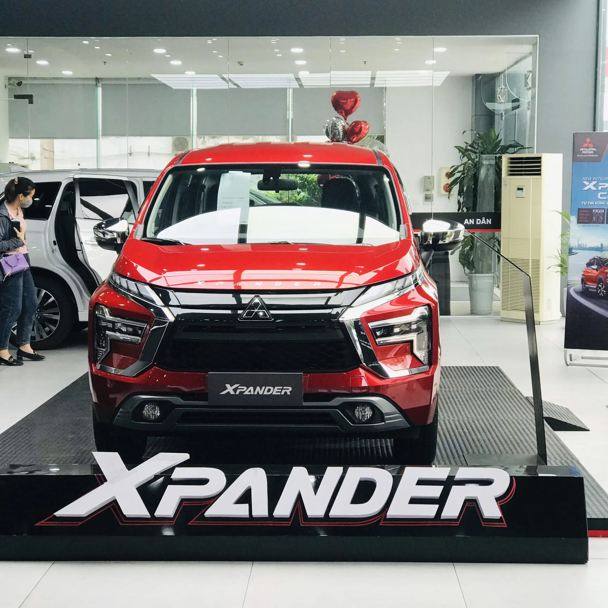 Xe Mitsubishi Xpander 2026 Premium màu đỏ sang trọng