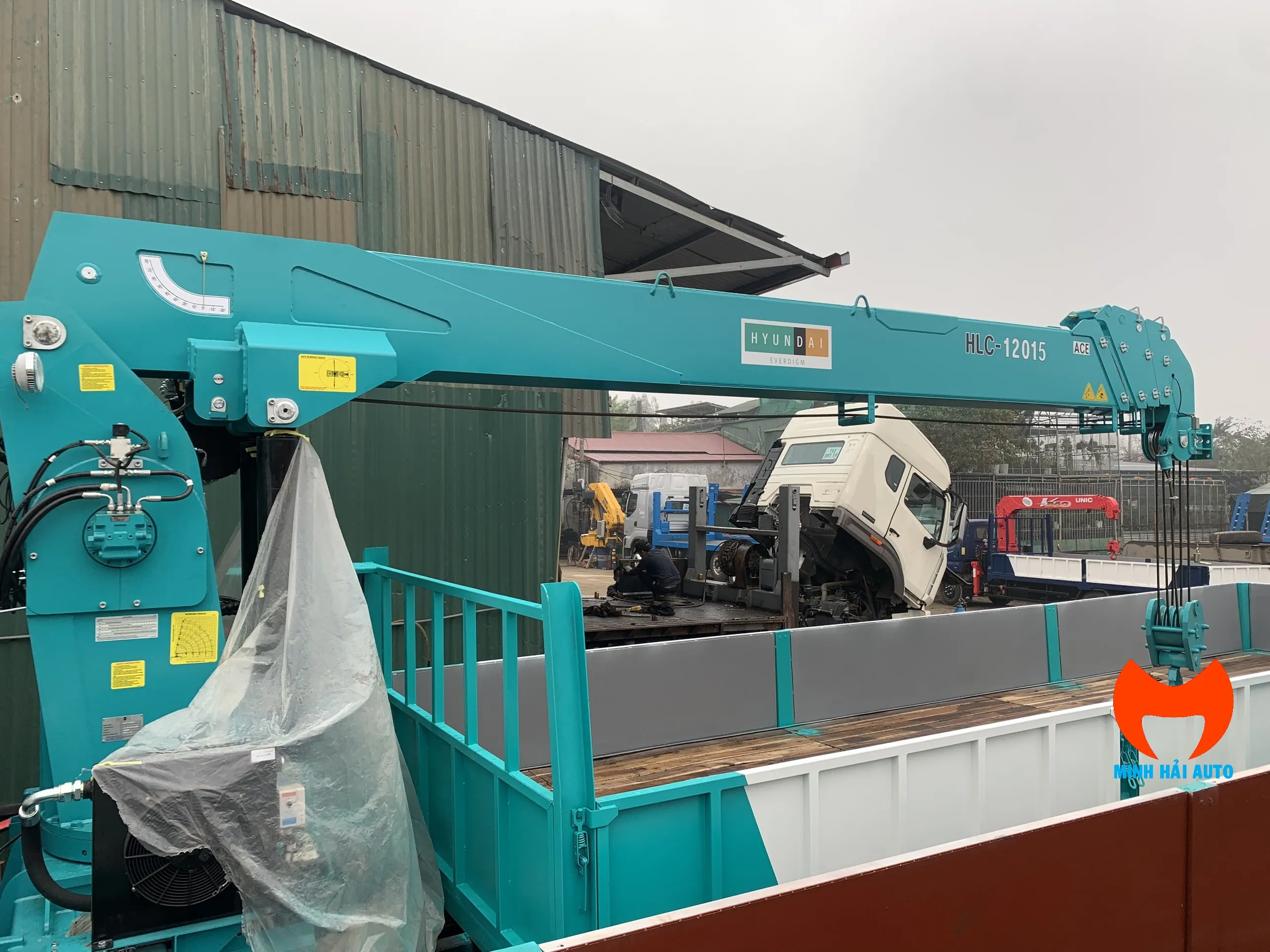 Cẩu 12 tấn Hyundai