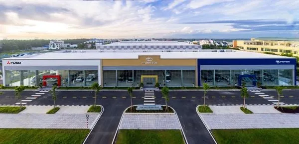 Hệ thống showroom hiện đại hỗ trợ khách hàng mua xe ben