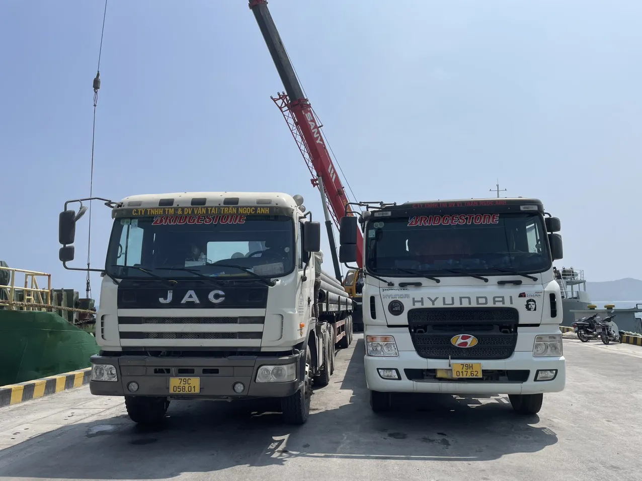 Xe đầu kéo chở hàng JAC thế hệ mới vận hành linh hoạt trên các cung đường dài xuyên Việt trong năm 2026
