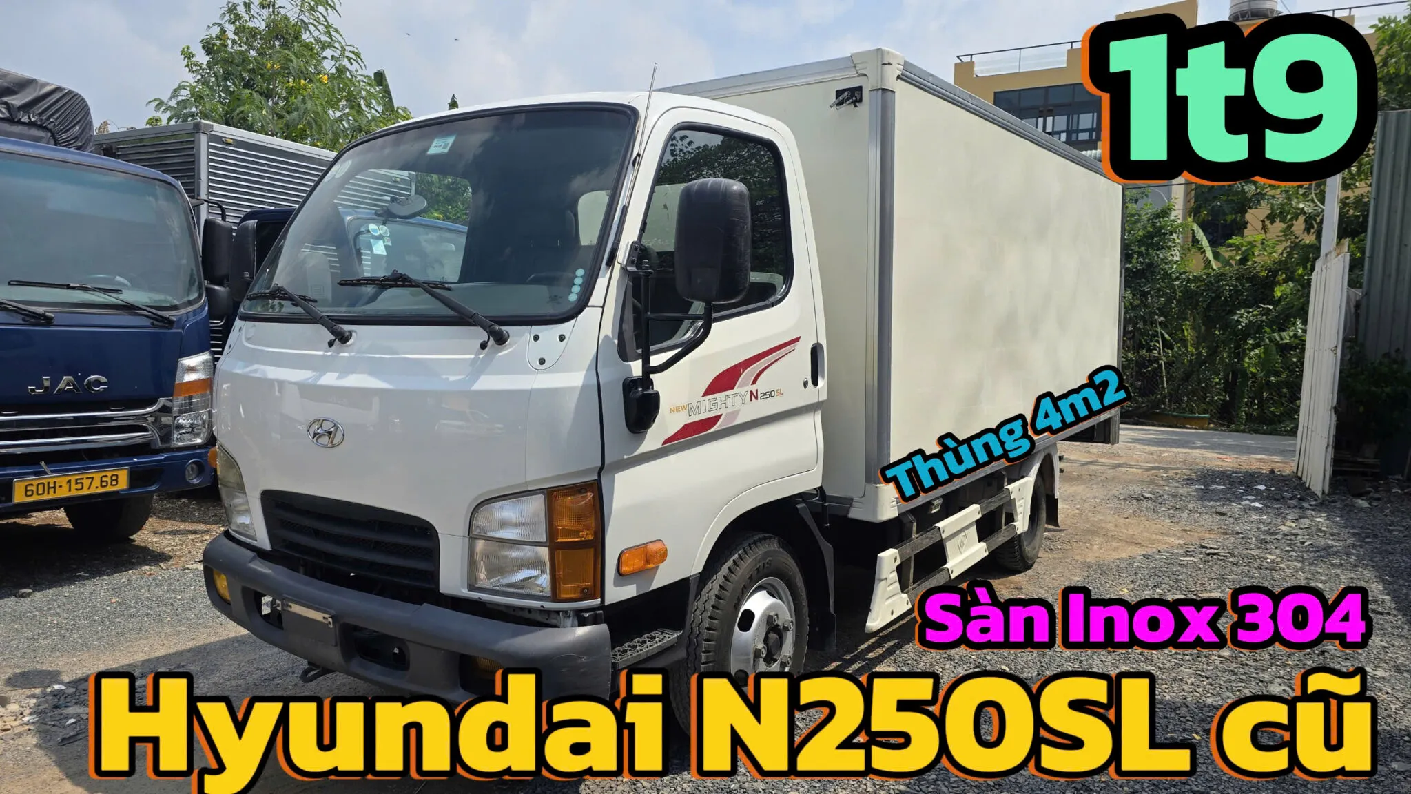 Xe tải Hyundai 1t9 cũ N250SL đời 2019 vách composit, sàn Inox 304