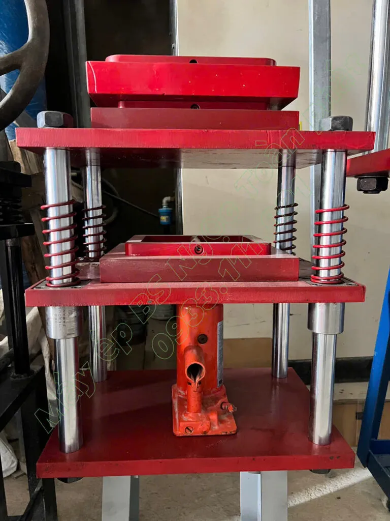 máy ép biển số xe máy