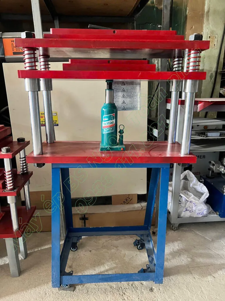 máy ép biển số xe